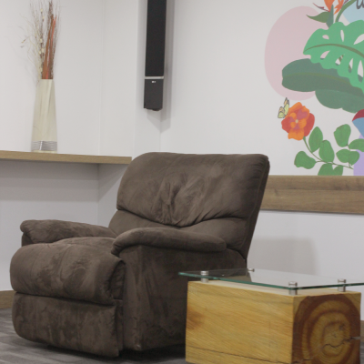 Tómate un respiro en nuestra sala de descanso